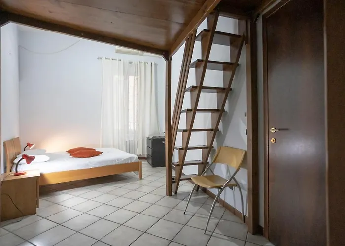 Homehouse Giulio Cesare-san Pietro *